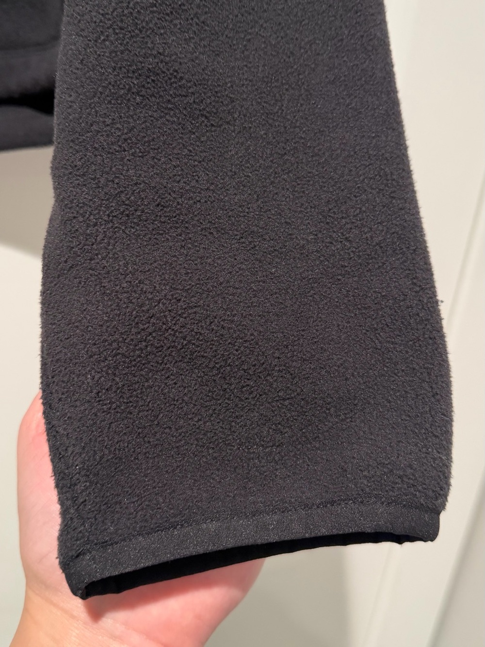 Auth. ✅ NWOT ALO Yoga Polar Fleece Retreat Cover- Up in “Black” Size Medium🖤 - Picture 7 of 10
